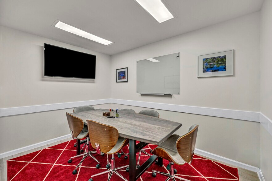 More Photos Of 1824 E Broad St, Columbus Office Residential For Lease