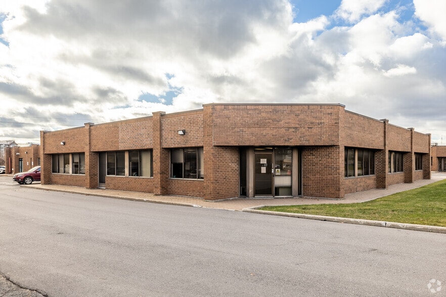 More Photos Of 177 Colonnade Rd, Nepean Office For Lease