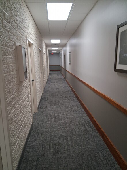 More Photos Of 7655 Five Mile Rd, Cincinnati Medical For Sale