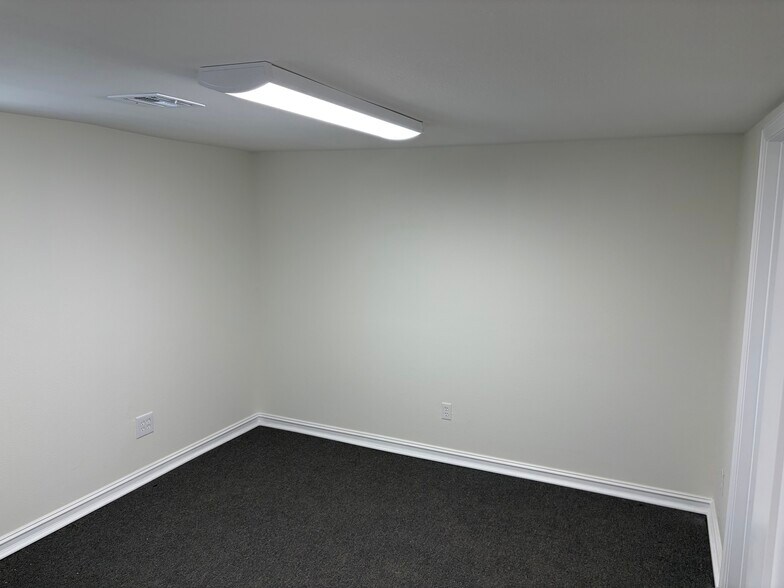More Photos Of 9216 N Garnett Rd, Owasso Office For Lease