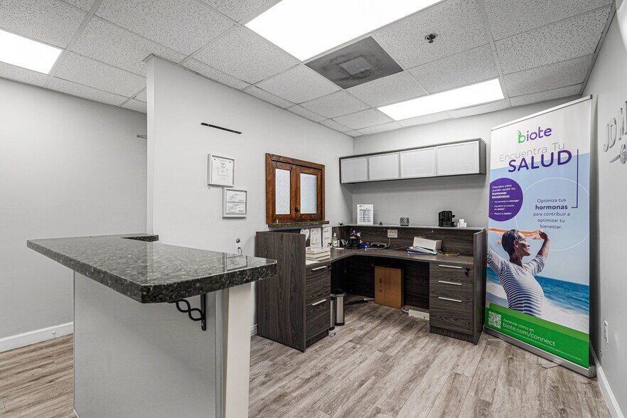 More Photos Of 2645 SW 37th Ave, Miami Medical For Sale