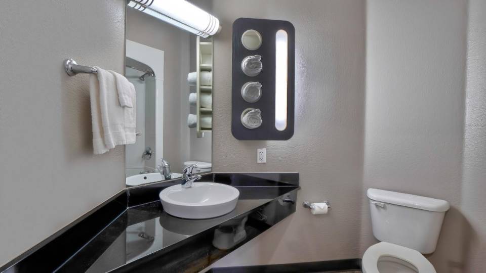 More Photos Of 8601 Benbrook Blvd, Benbrook Hotel For Sale