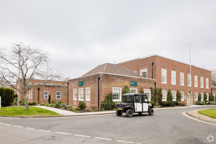 More Photos Of Rutherford Ave, Didcot Office For Lease