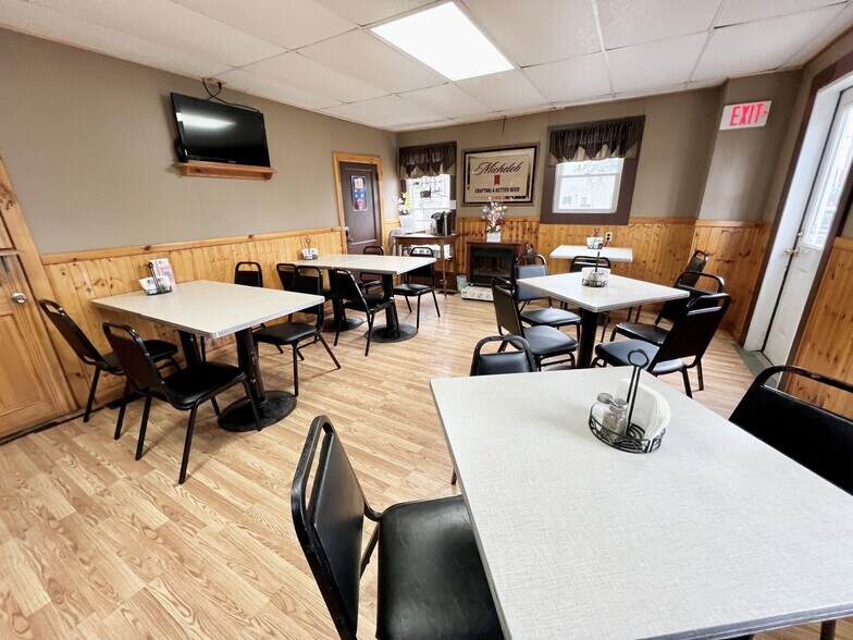 More Photos Of 583 S 1st St, Fulton Restaurant For Sale
