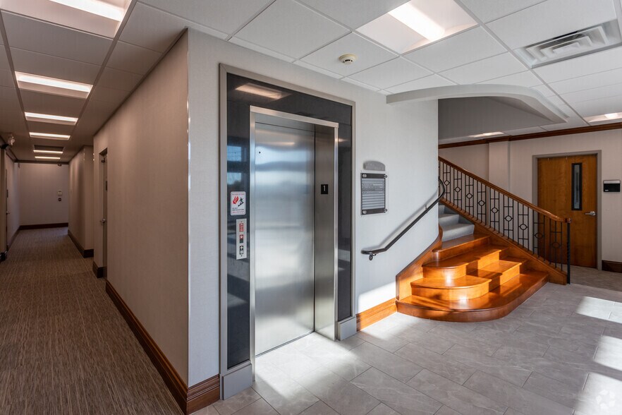 More Photos Of 114 Lovell Rd, Knoxville Medical For Lease