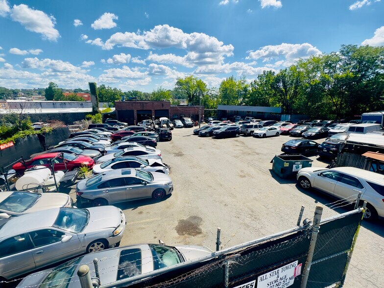 More Photos Of 2405 22nd St NE, Washington Auto Repair For Sale