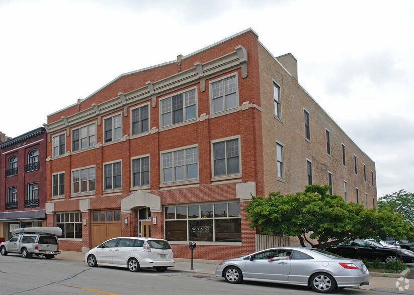 Primary Photo Of 510 College Ave, Racine Storefront Retail Office For Sale