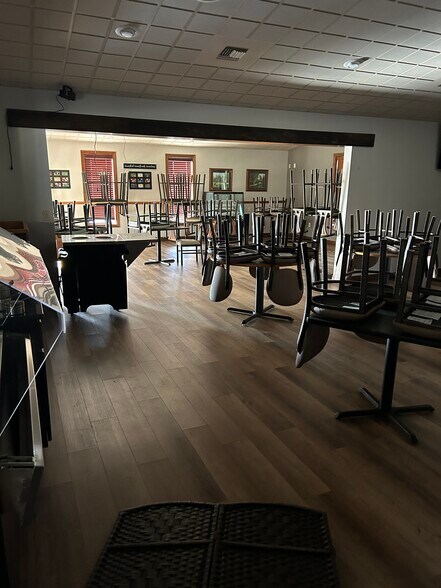 More Photos Of 6141 Co 420 Rd, Gladstone Restaurant For Sale