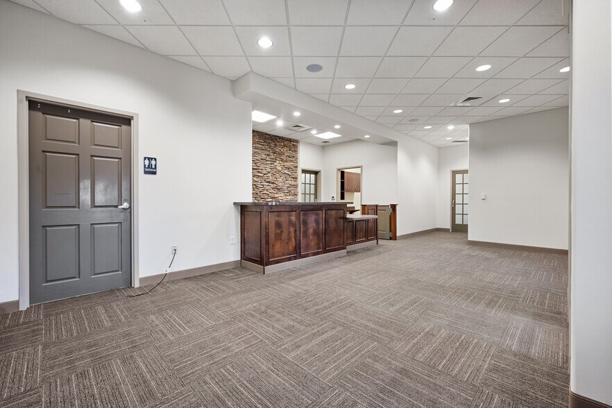 More Photos Of 6102 82nd St, Lubbock Medical For Sale