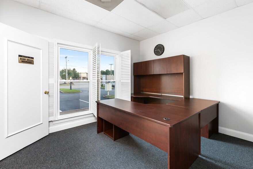 More Photos Of 6933 Crumpler Blvd, Olive Branch Office For Lease