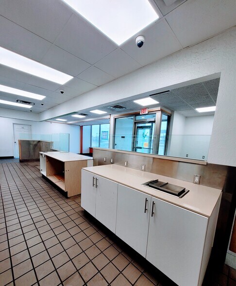 More Photos Of 4313 NW Cache Rd, Lawton Convenience Store For Lease