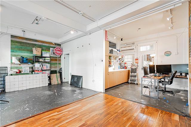 More Photos Of 3212 Burgundy St, New Orleans Showroom For Lease