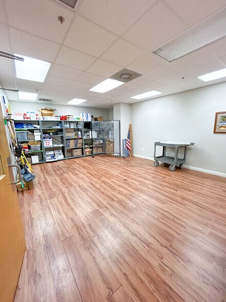 More Photos Of 252 Jacintoport Blvd, Saraland Warehouse For Lease