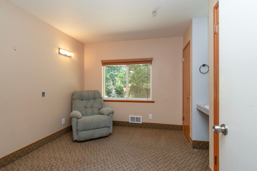 More Photos Of 202 Birdsong Ln, Port Angeles Healthcare For Sale
