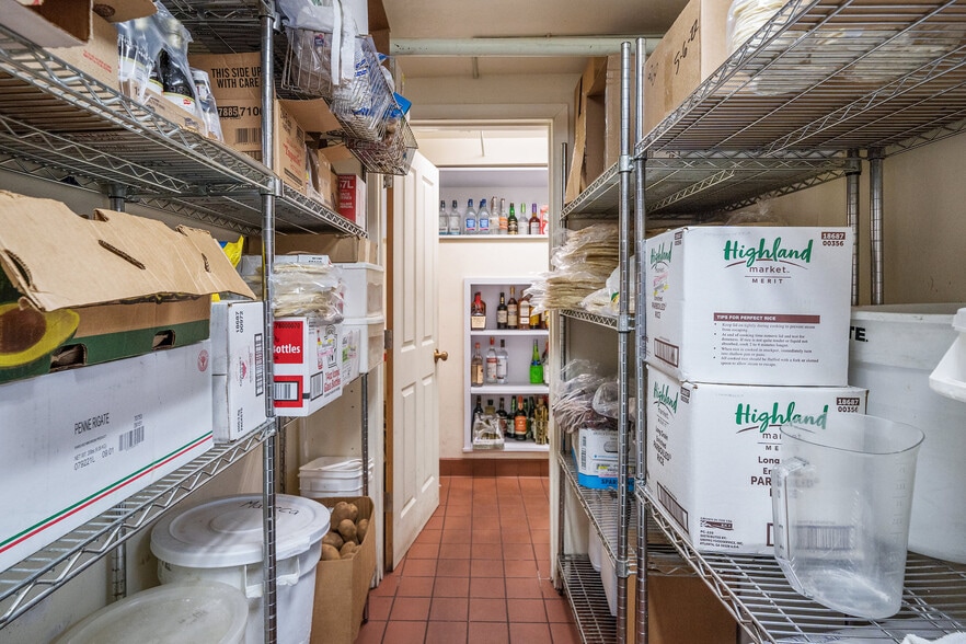 More Photos Of 2009 Bridgeway, Sausalito Restaurant For Lease