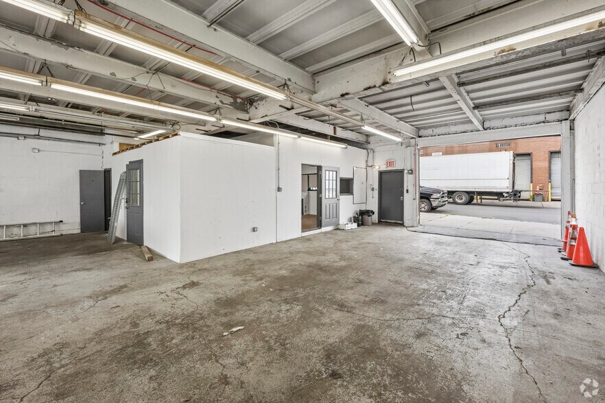 More Photos Of 18-17 130th St, College Point Warehouse For Lease
