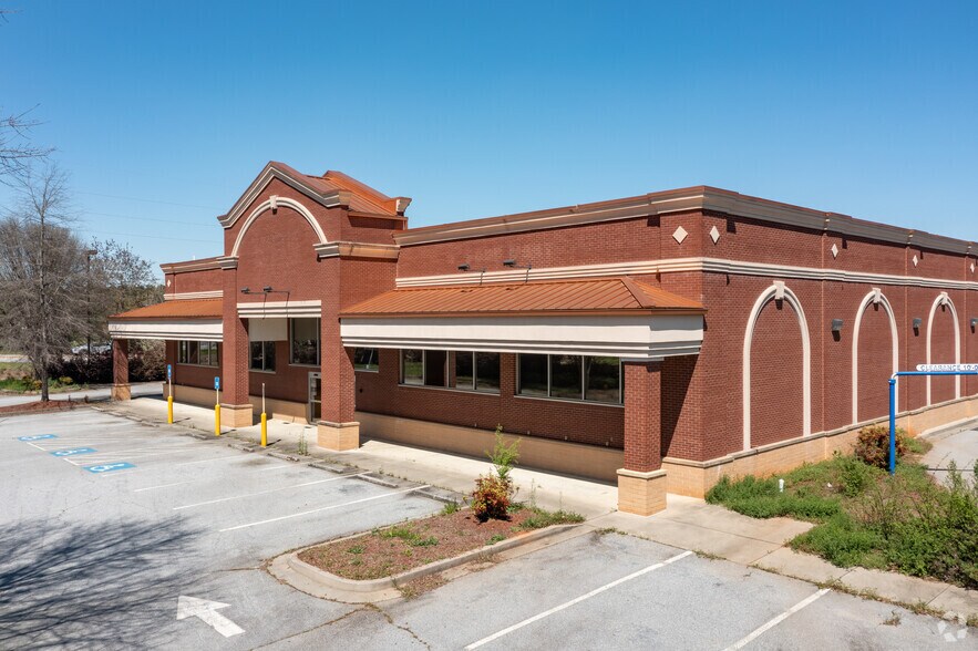 More Photos Of 1770 Eatonton Rd, Madison Drugstore For Lease