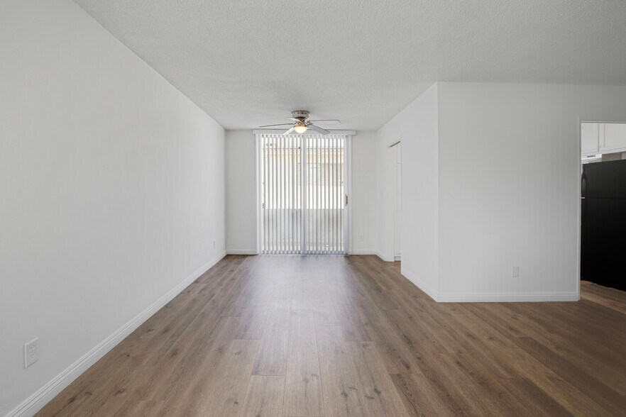 More Photos Of 11733 Mayfield Ave, Los Angeles Apartments For Sale