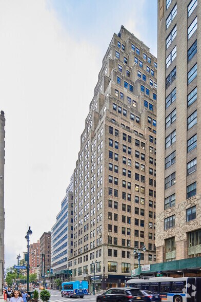 More Photos Of 370 Lexington Ave, New York Office For Lease