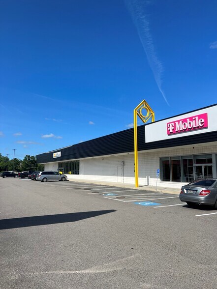 More Photos Of 20 Stockwell Dr, Avon Unknown For Sale