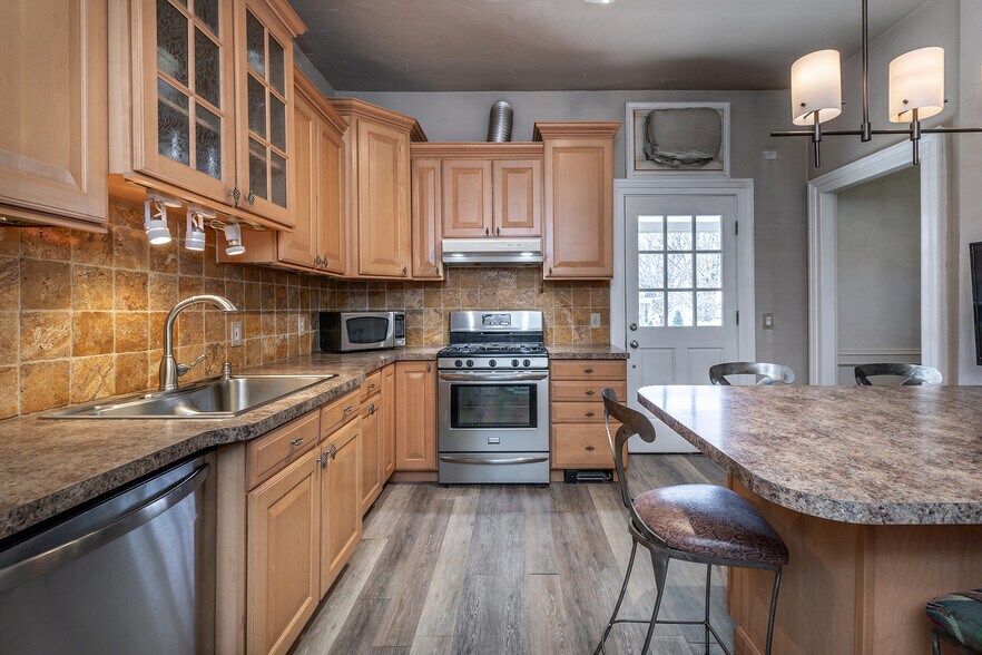 More Photos Of 259 Main St S, Woodbury Apartments For Lease