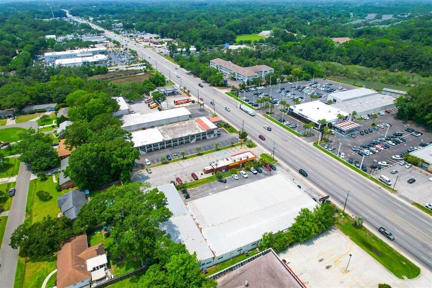 More Photos Of 2137 Savannah Hwy, Charleston Freestanding For Lease
