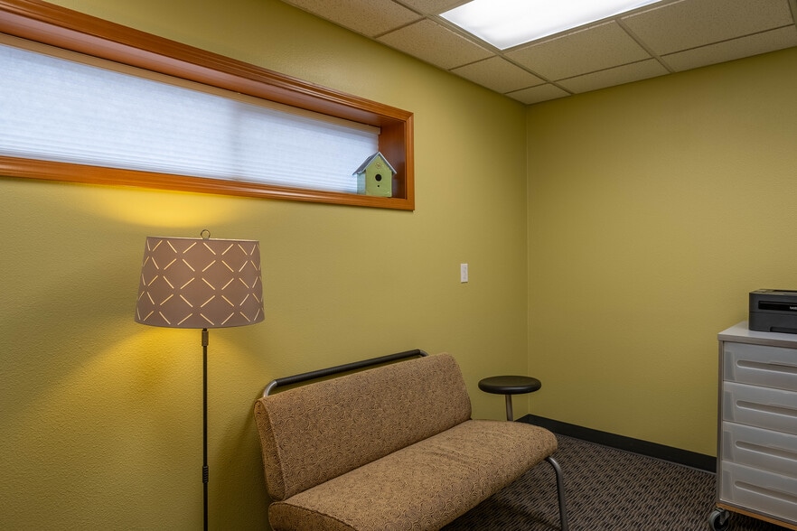 More Photos Of 5828 N Lombard, Portland Medical For Sale