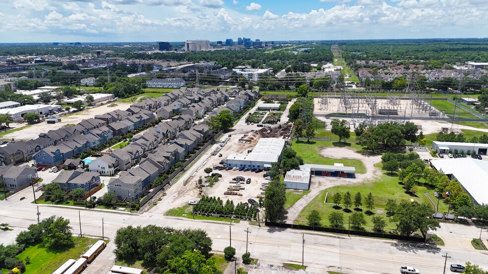 More Photos Of 1261 Brittmoore Rd, Houston Warehouse For Sale