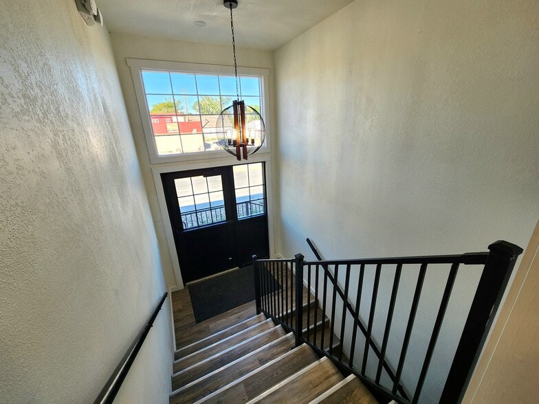 More Photos Of 1445 S Poplar St, Casper Office Residential For Lease