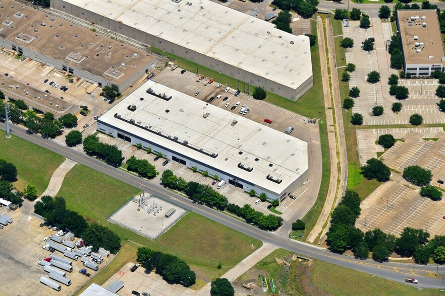 More Photos Of 8600 N Royal Ln, Irving Distribution For Lease
