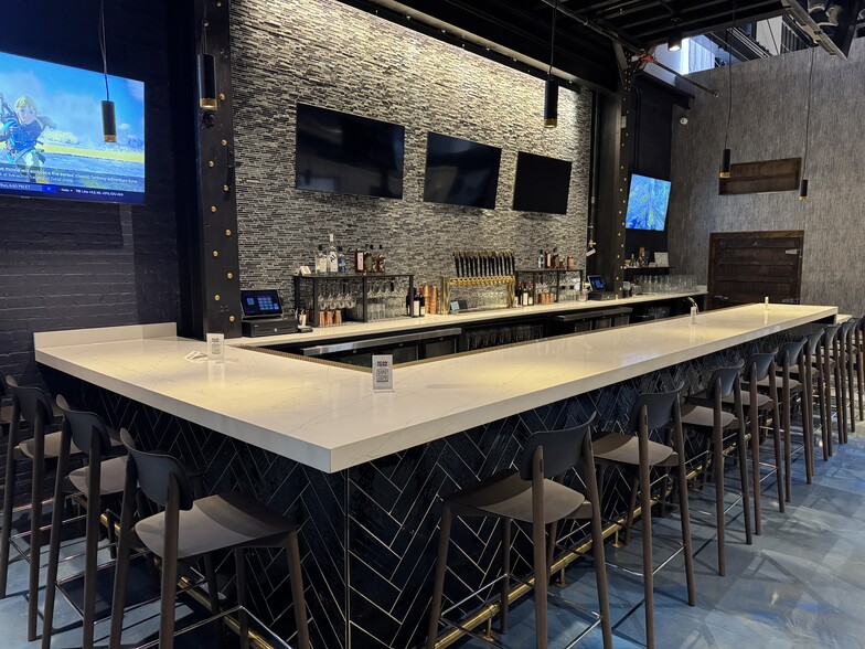 Primary Photo Of 19 Erie Blvd, Albany Apartments For Lease