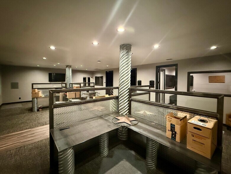 More Photos Of 227 National Dr, Rockwall Flex For Sale