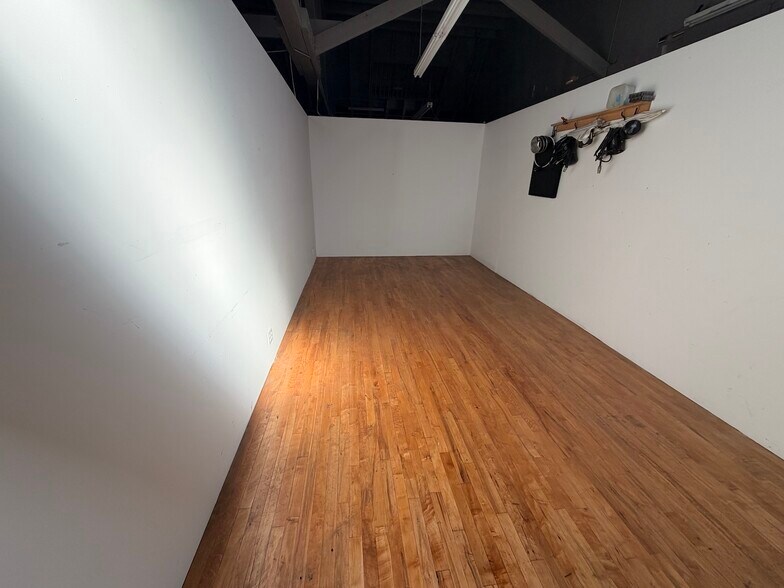 More Photos Of 955 Venice Blvd, Los Angeles Service For Lease