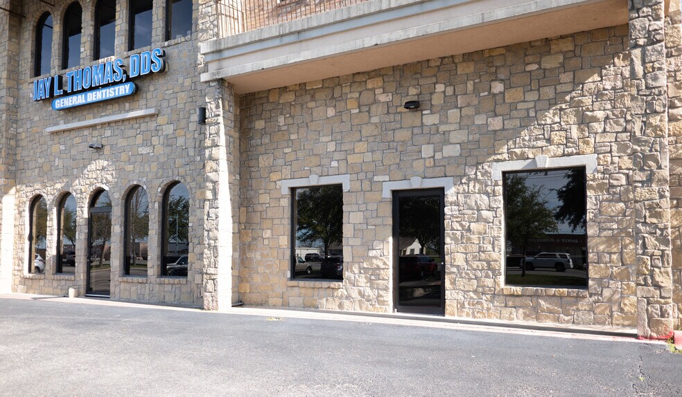 More Photos Of 3301 E US Highway 377, Granbury Storefront Retail Office For Lease