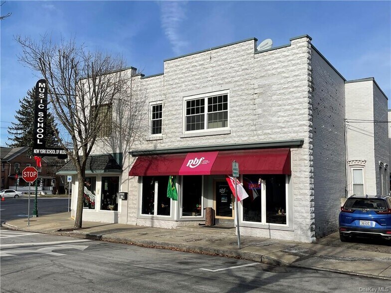 More Photos Of 42 Orchard St, Walden Freestanding For Sale