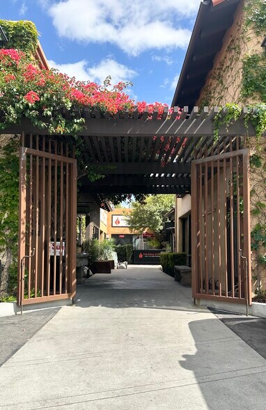 More Photos Of 241 N Maclay Ave, San Fernando Storefront For Lease
