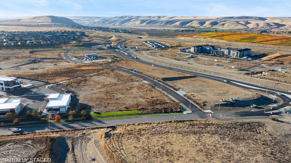 More Photos Of 2233 Gateway Ave., Richland General Retail For Lease
