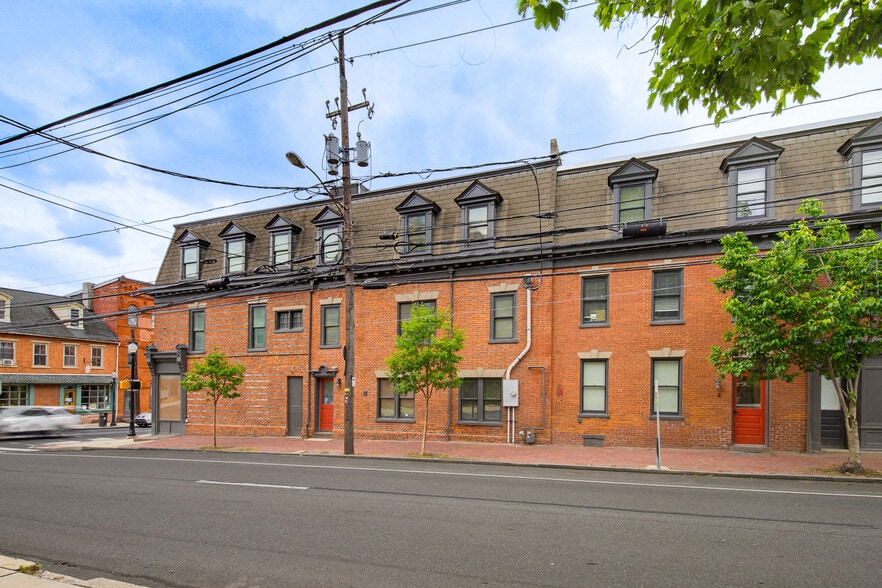 More Photos Of 171 E King St, Lancaster Loft Creative Space For Sale