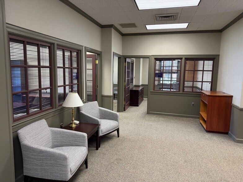 More Photos Of 205 N Central Ave, Staunton Bank For Sale