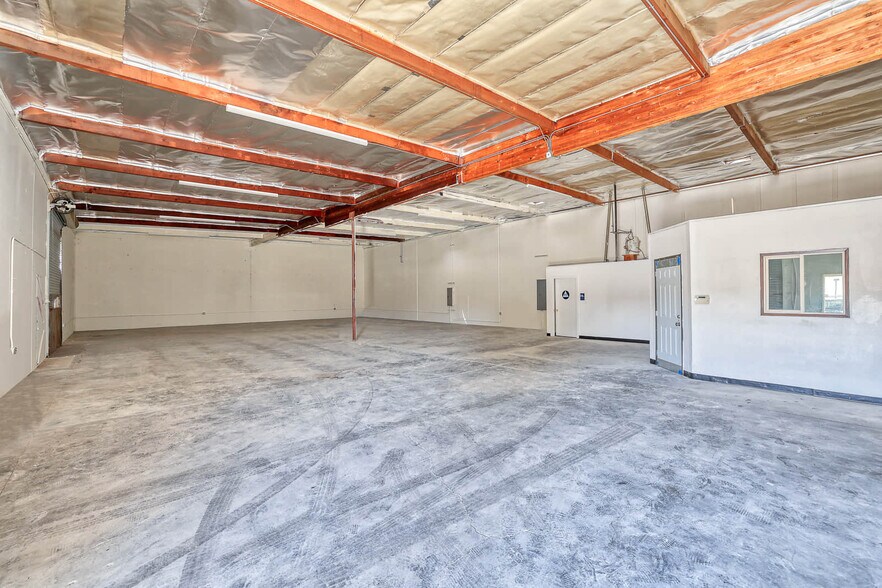 More Photos Of 5102-5108 Azusa Canyon Rd, Irwindale Unknown For Lease