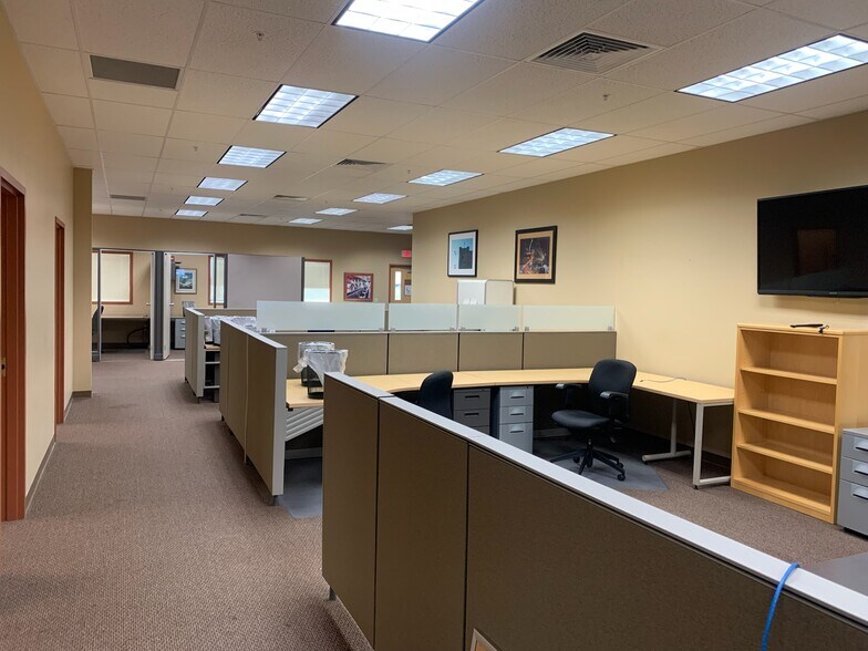 More Photos Of 3201 Stellhorn Rd, Fort Wayne Office For Lease