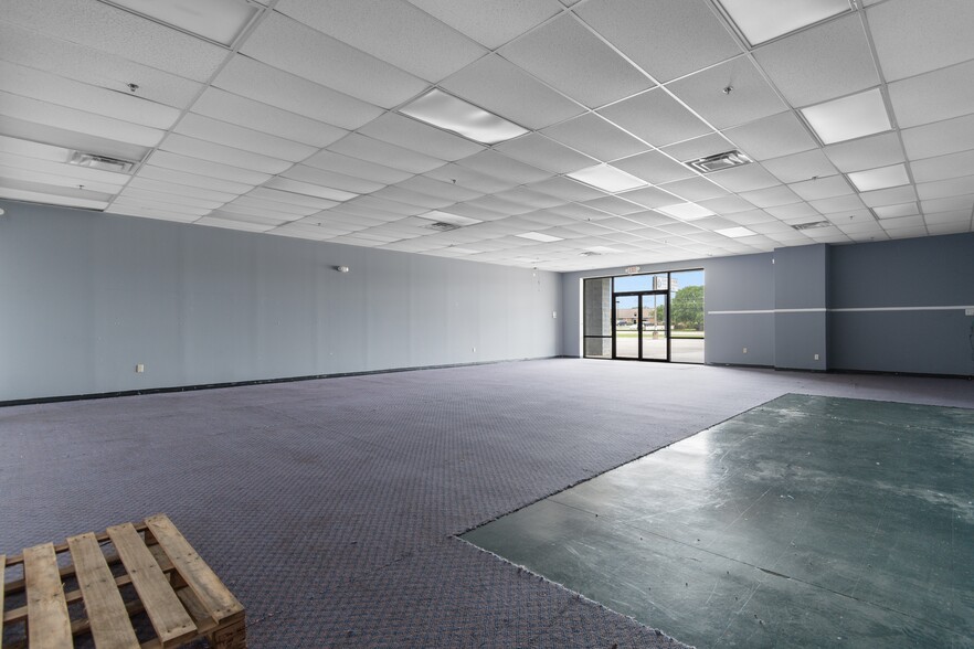 More Photos Of 480 Nelson Blvd, Kingstree Department Store For Sale