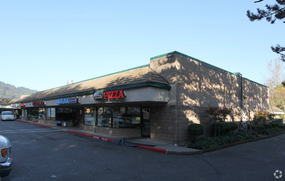 More Photos Of 1420 NW Gilman Blvd, Issaquah General Retail For Lease