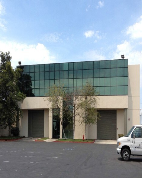 More Photos Of 3210 S Standard Ave, Santa Ana Warehouse For Sale