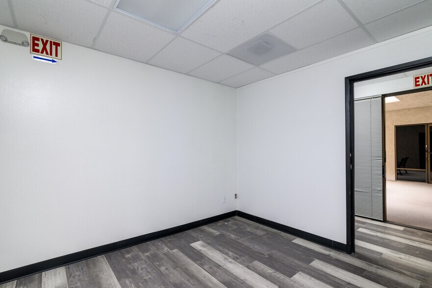 More Photos Of 501 W Channel Islands Blvd, Port Hueneme Loft Creative Space For Sale