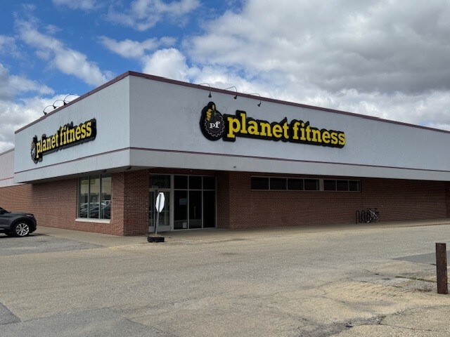 More Photos Of 1803-1809 Philo Rd, Urbana Supermarket For Sale