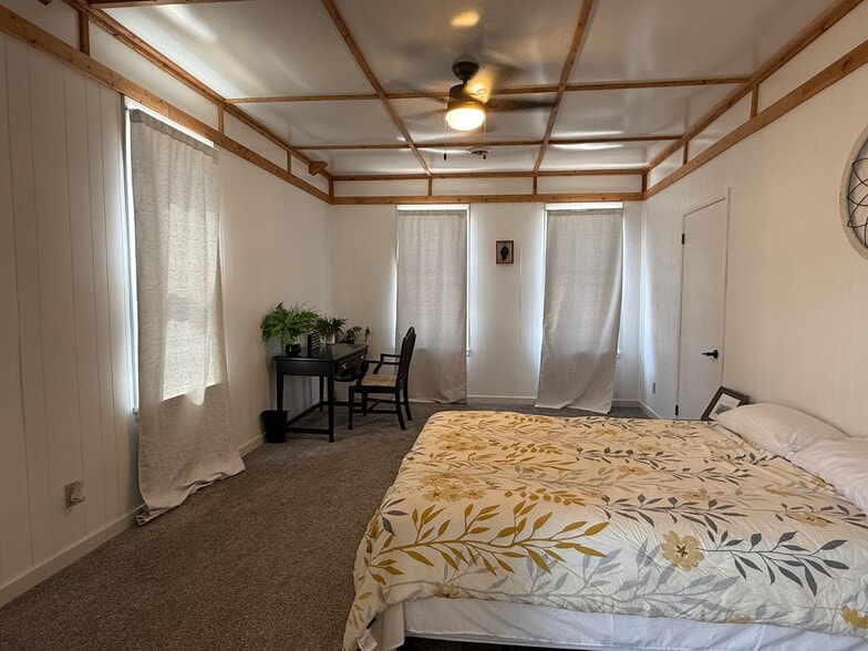 More Photos Of 320 N Main St, Scandinavia Storefront Retail Residential For Sale