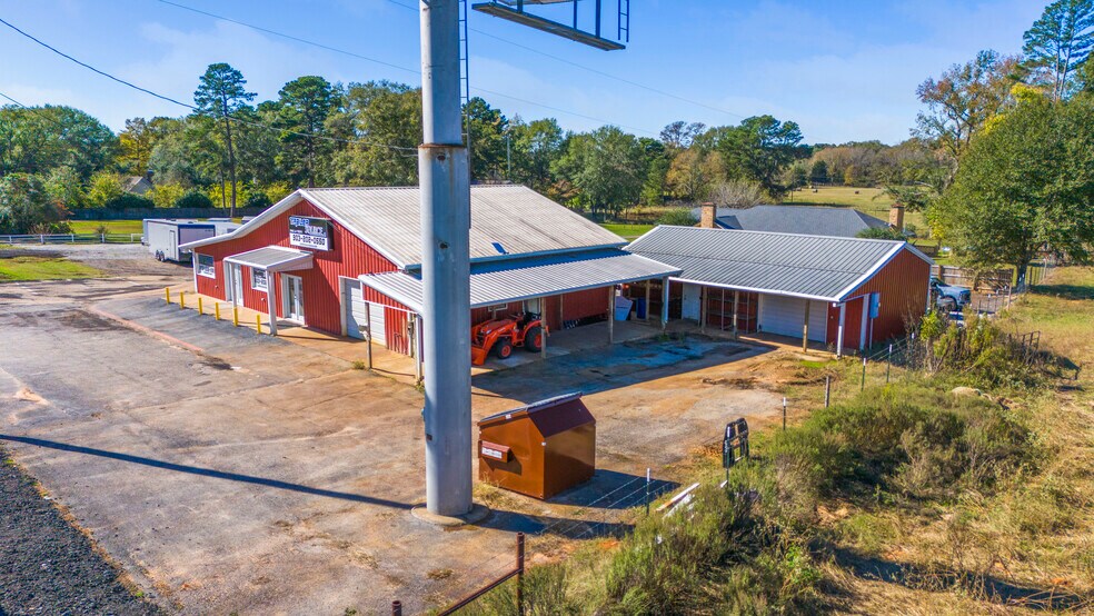 More Photos Of 17490 US Highway 69 S, Tyler Showroom For Sale