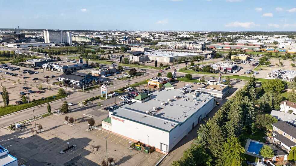 More Photos Of 4112-4120 Calgary Trl NW, Edmonton Unknown For Lease