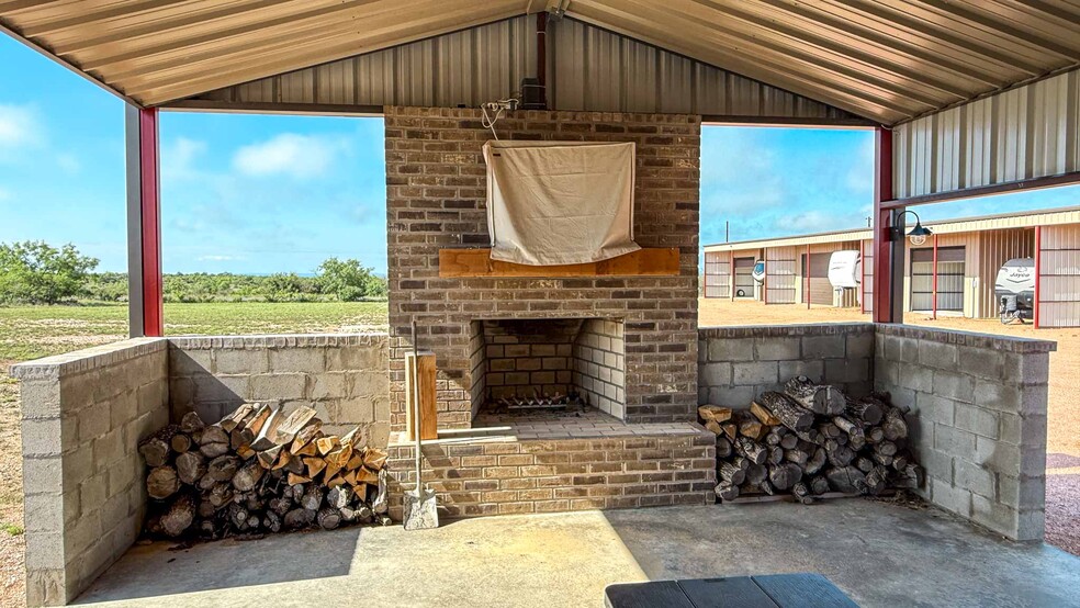 More Photos Of 1432 FM 1929, Voss Trailer Camper Park For Sale